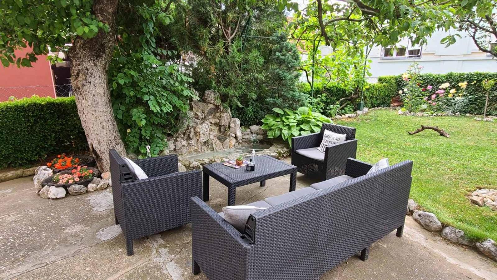 Happy Star Apartment Ni Екстериор снимка