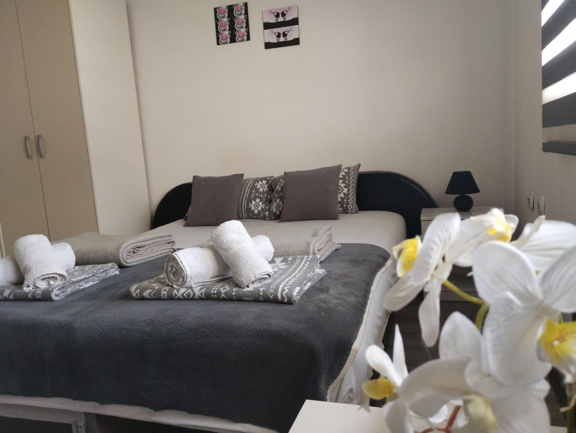 Happy Star Apartment Ni Екстериор снимка
