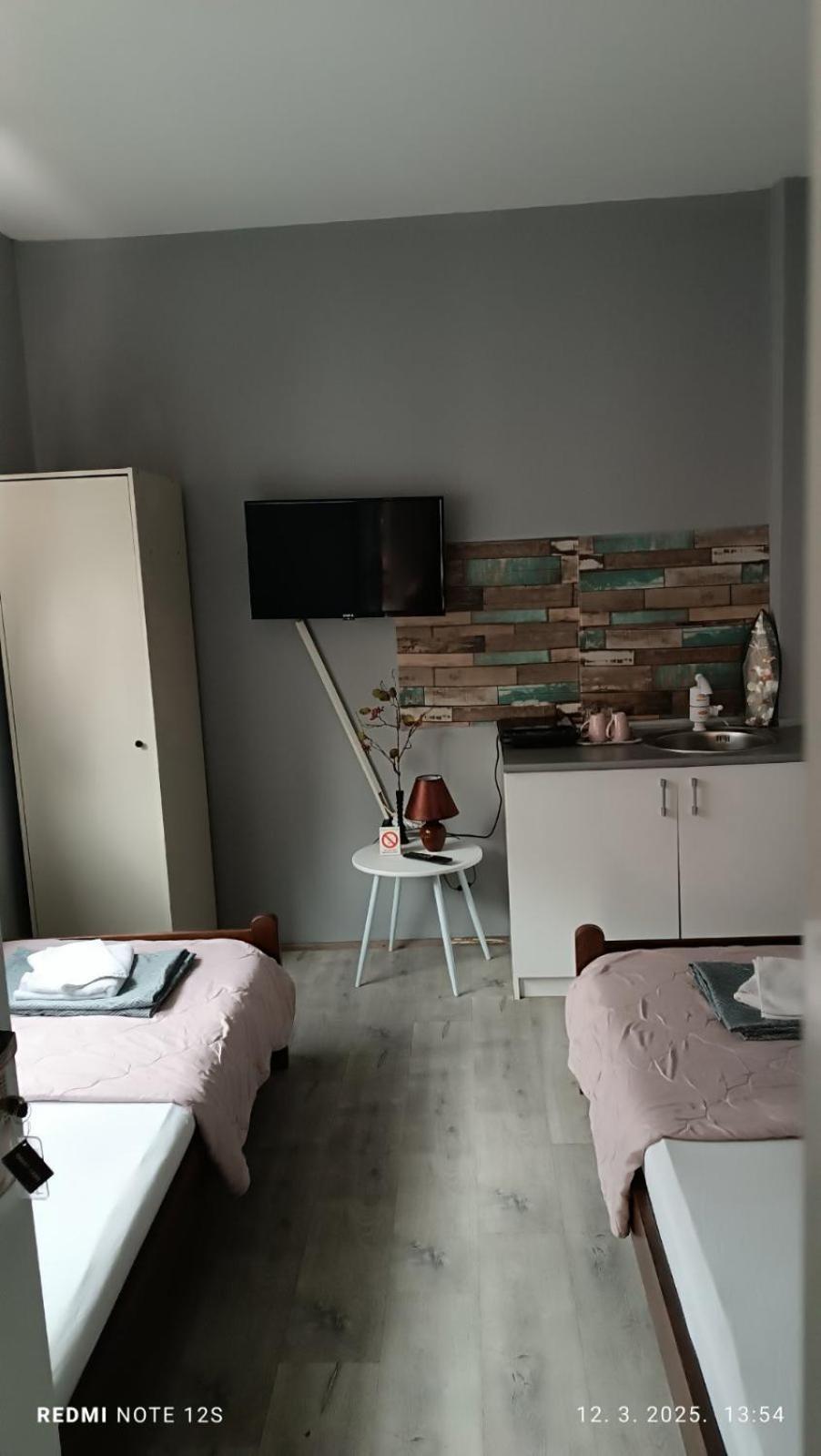 Happy Star Apartment Ni Екстериор снимка