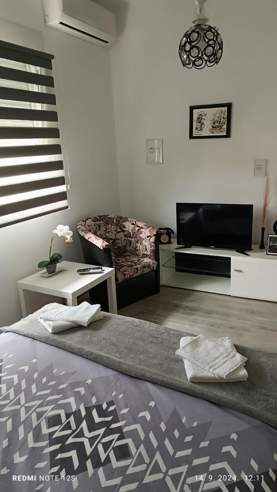 Happy Star Apartment Ni Екстериор снимка