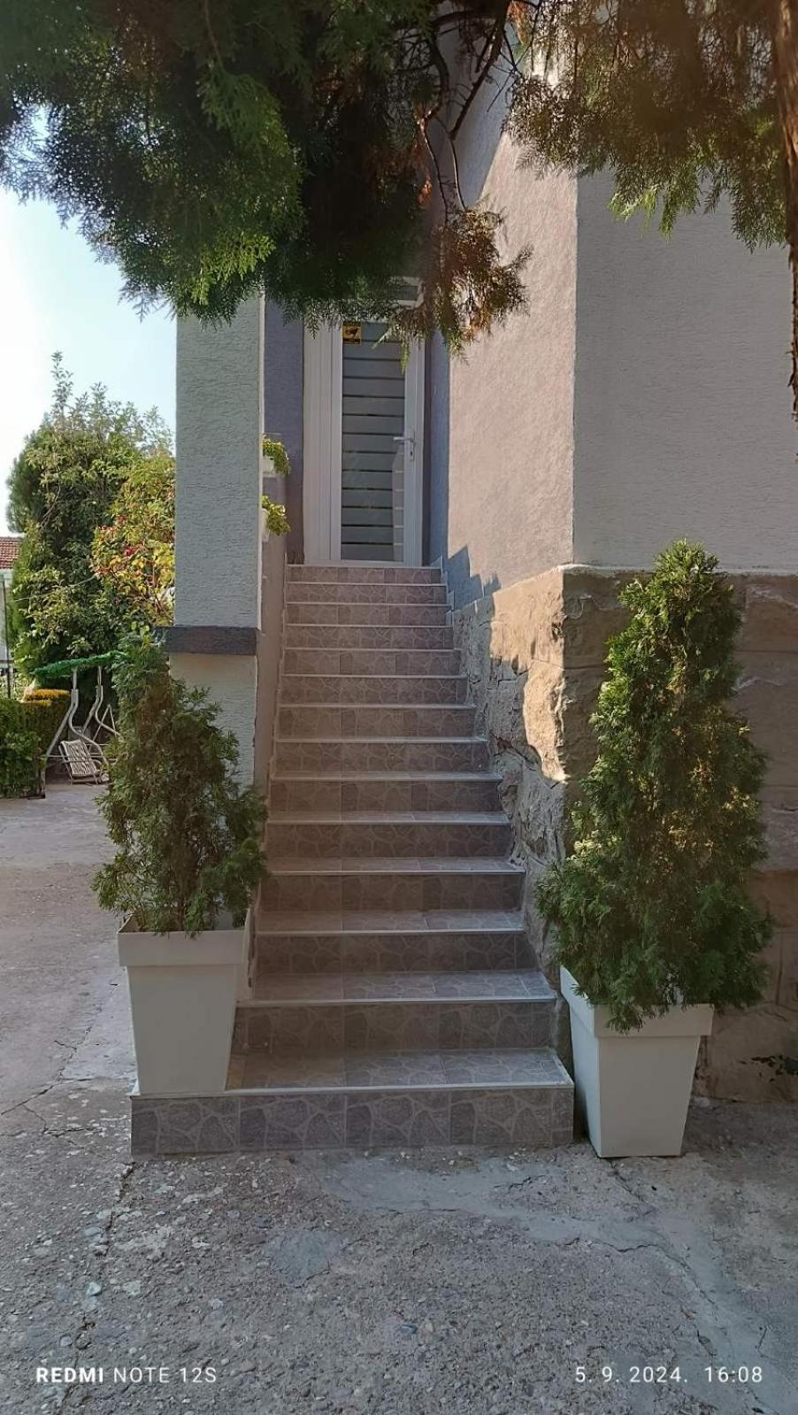 Happy Star Apartment Ni Екстериор снимка