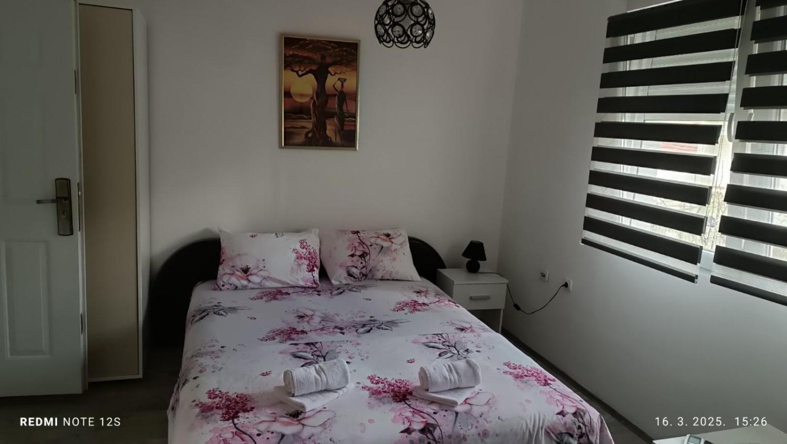 Happy Star Apartment Ni Екстериор снимка