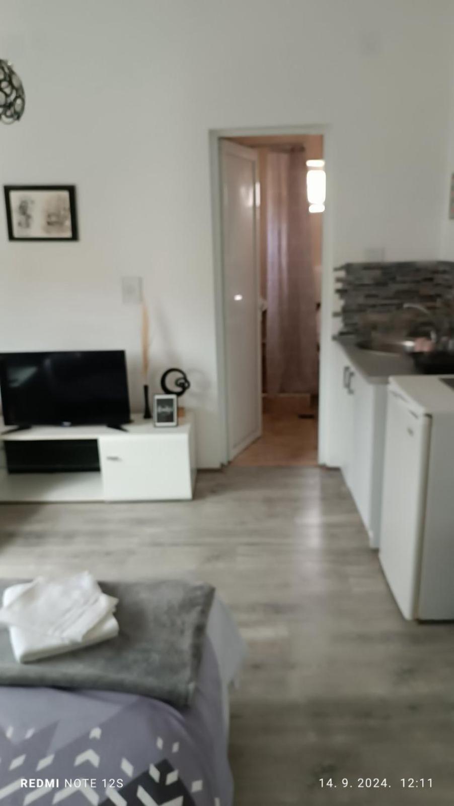 Happy Star Apartment Ni Екстериор снимка