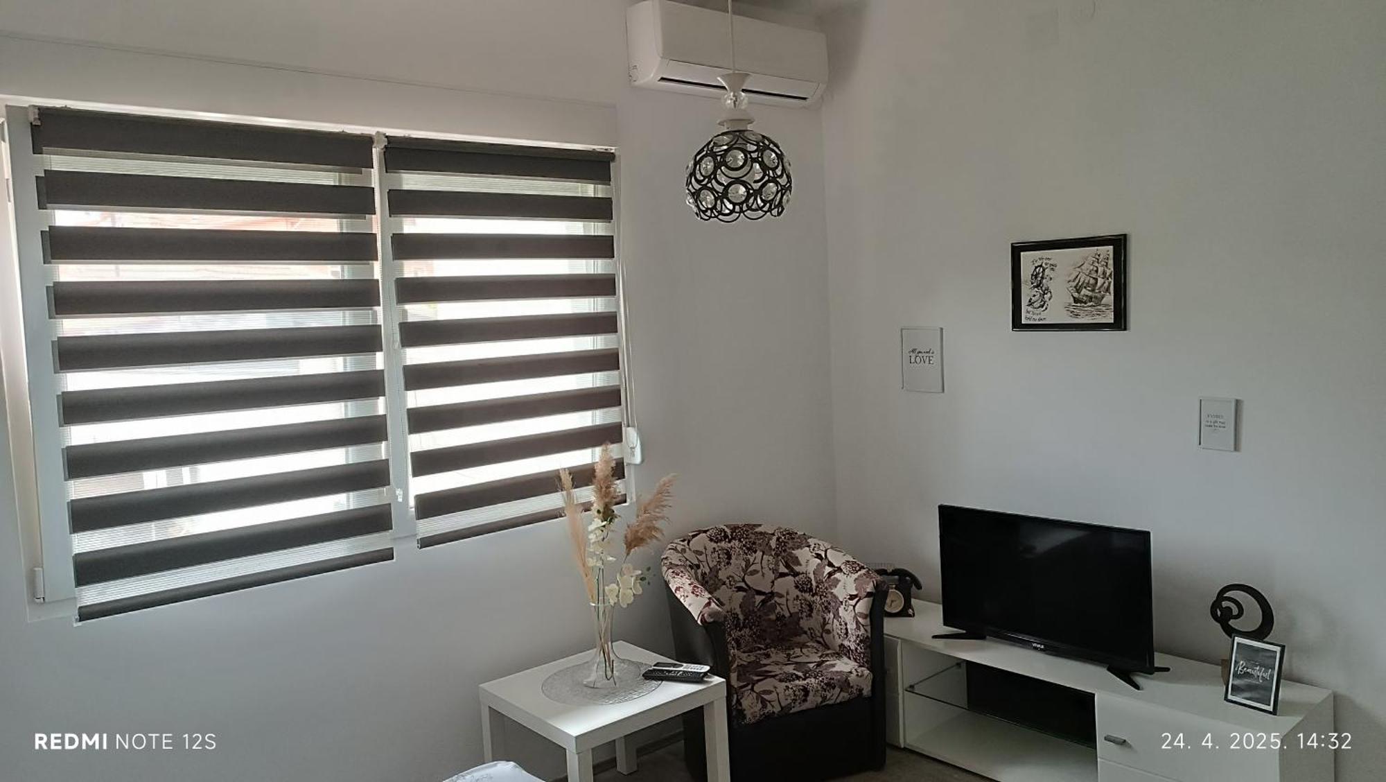 Happy Star Apartment Ni Екстериор снимка