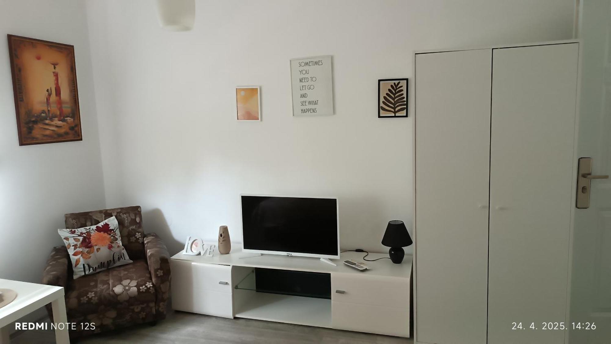 Happy Star Apartment Ni Екстериор снимка