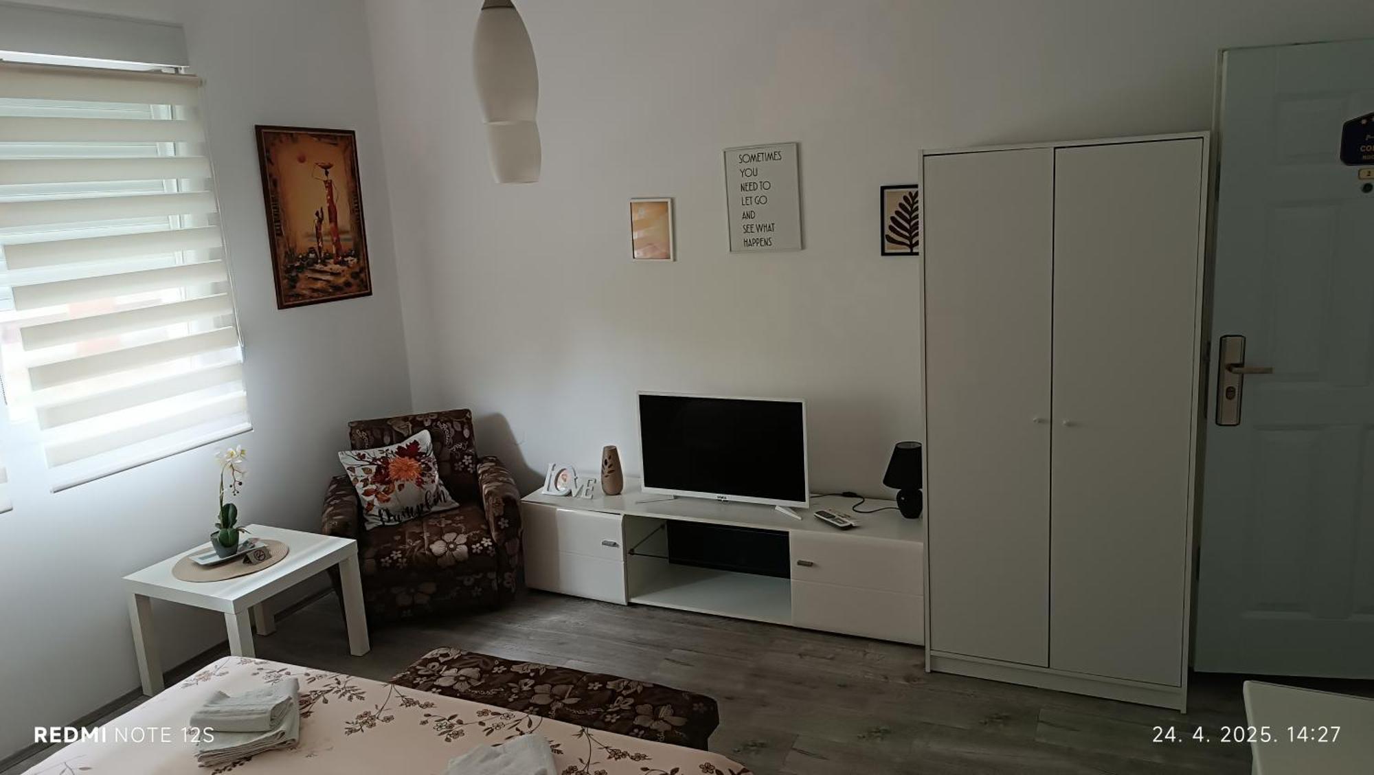 Happy Star Apartment Ni Екстериор снимка
