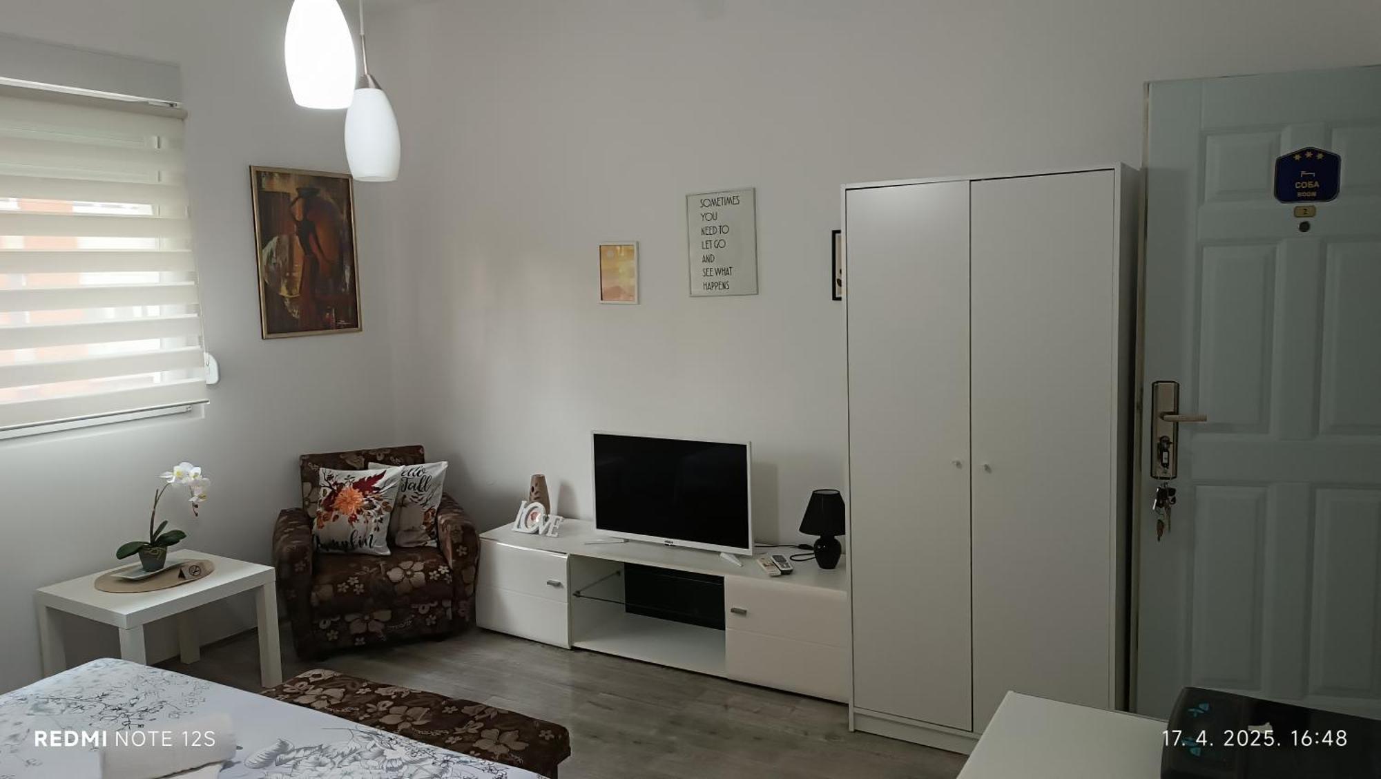 Happy Star Apartment Ni Екстериор снимка