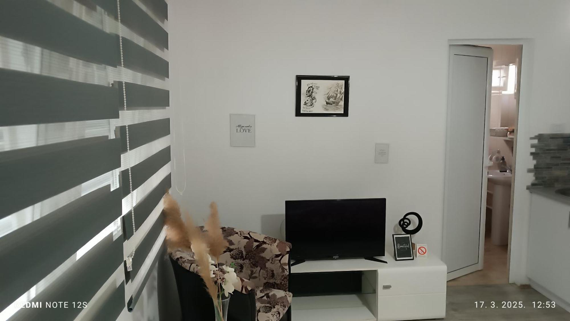 Happy Star Apartment Ni Екстериор снимка