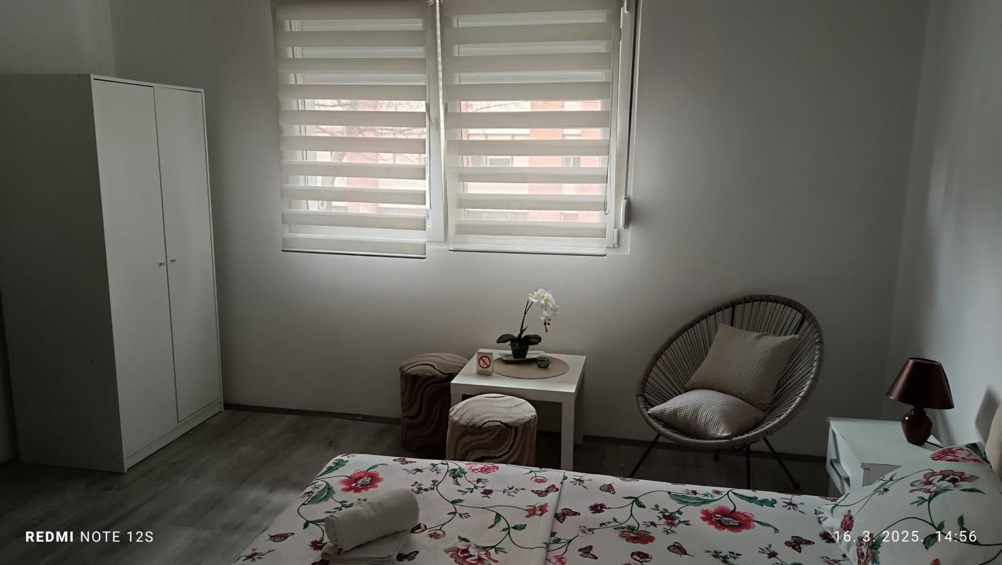 Happy Star Apartment Ni Екстериор снимка