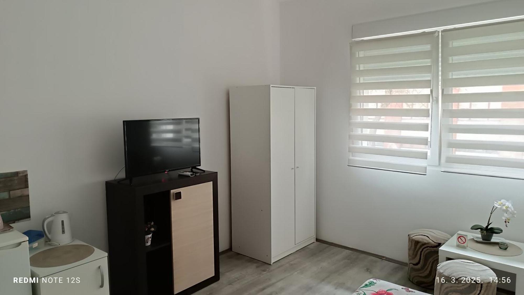 Happy Star Apartment Ni Екстериор снимка
