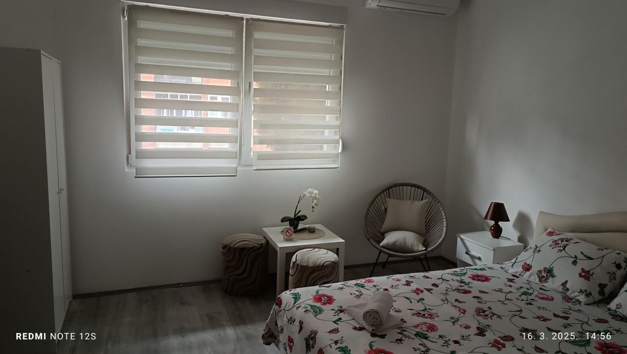 Happy Star Apartment Ni Екстериор снимка