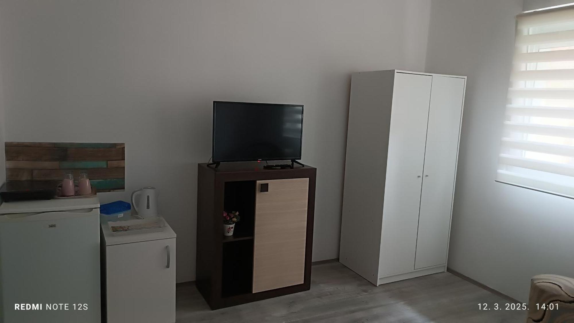 Happy Star Apartment Ni Екстериор снимка